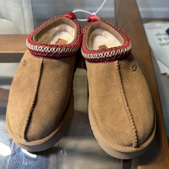 UGG Kids Brown Suede Sheepskin Lined Slippers Mules Red Trim Size Toddler - Picture 2 of 6